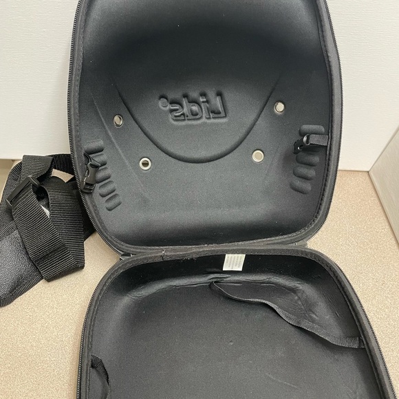 LIDS Black Hat Cap Travel Hard Case w/ Handle Ventilated Luggage Carrying Strap - Picture 4 of 5